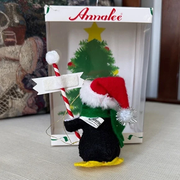 Annalee 3” North Pole Penguin Ornament (2008) - Picture 4 of 5